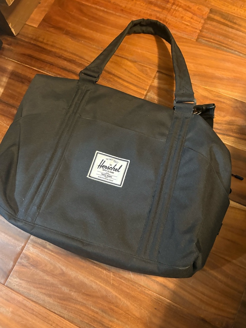 Herschel Strand Sprout Diaper Bag Black Weekender Tote + Changing Pad - Picture 2 of 7
